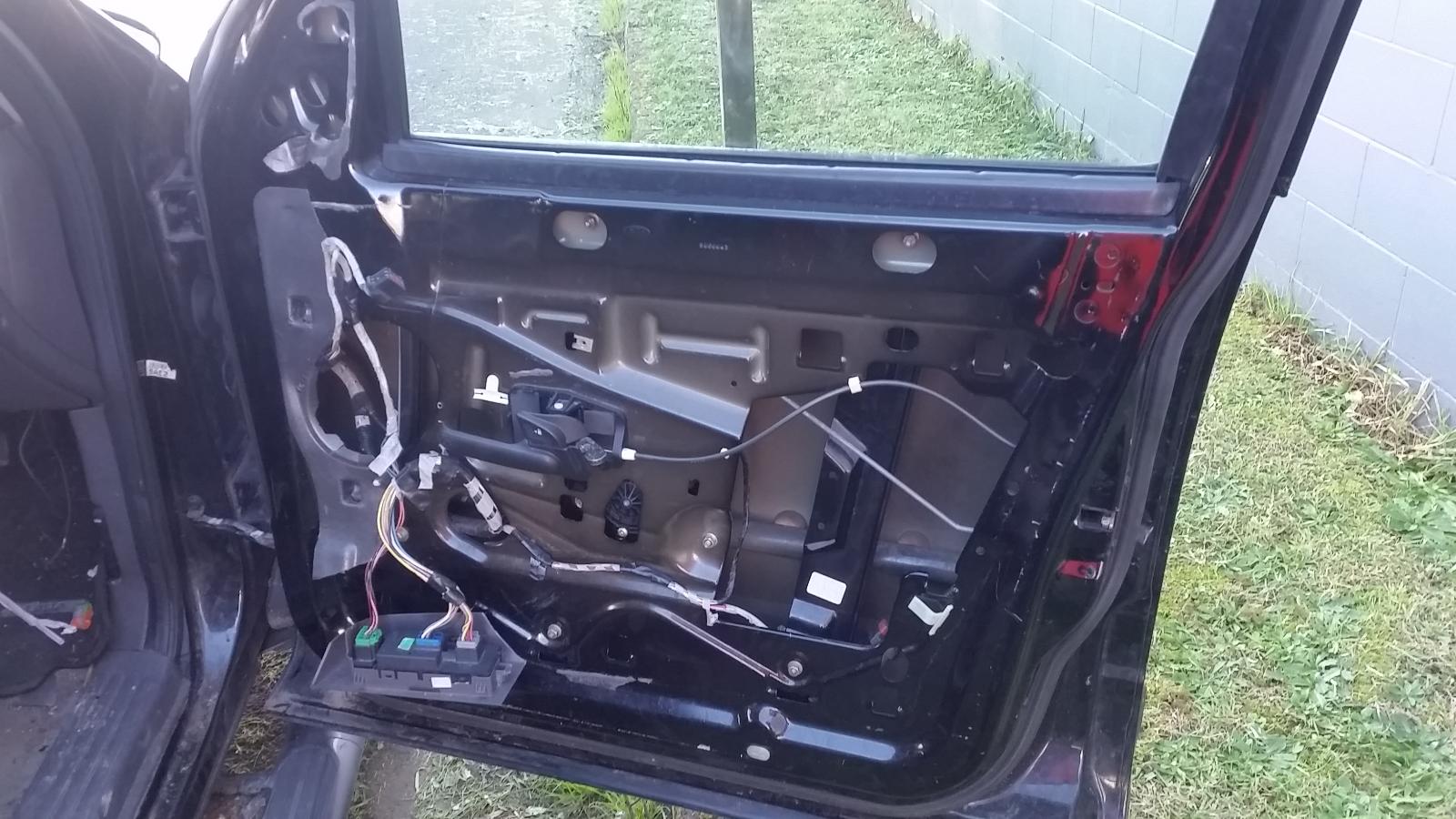 Ford Explorer - UT 2001-2005