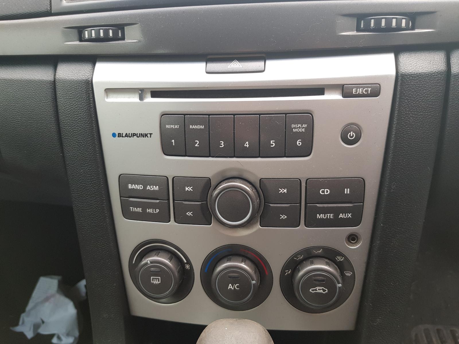 Holden Commodore - VE Omega 06-