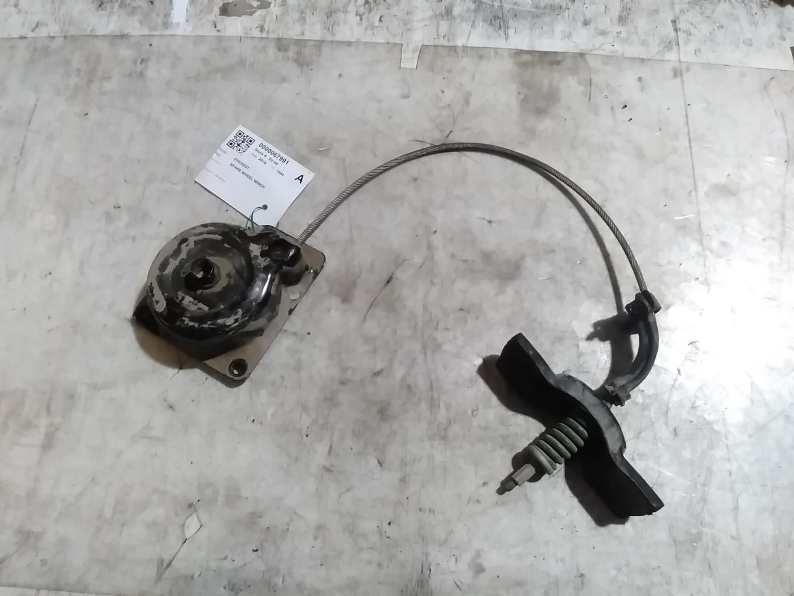 Spare_Wheel_Winch