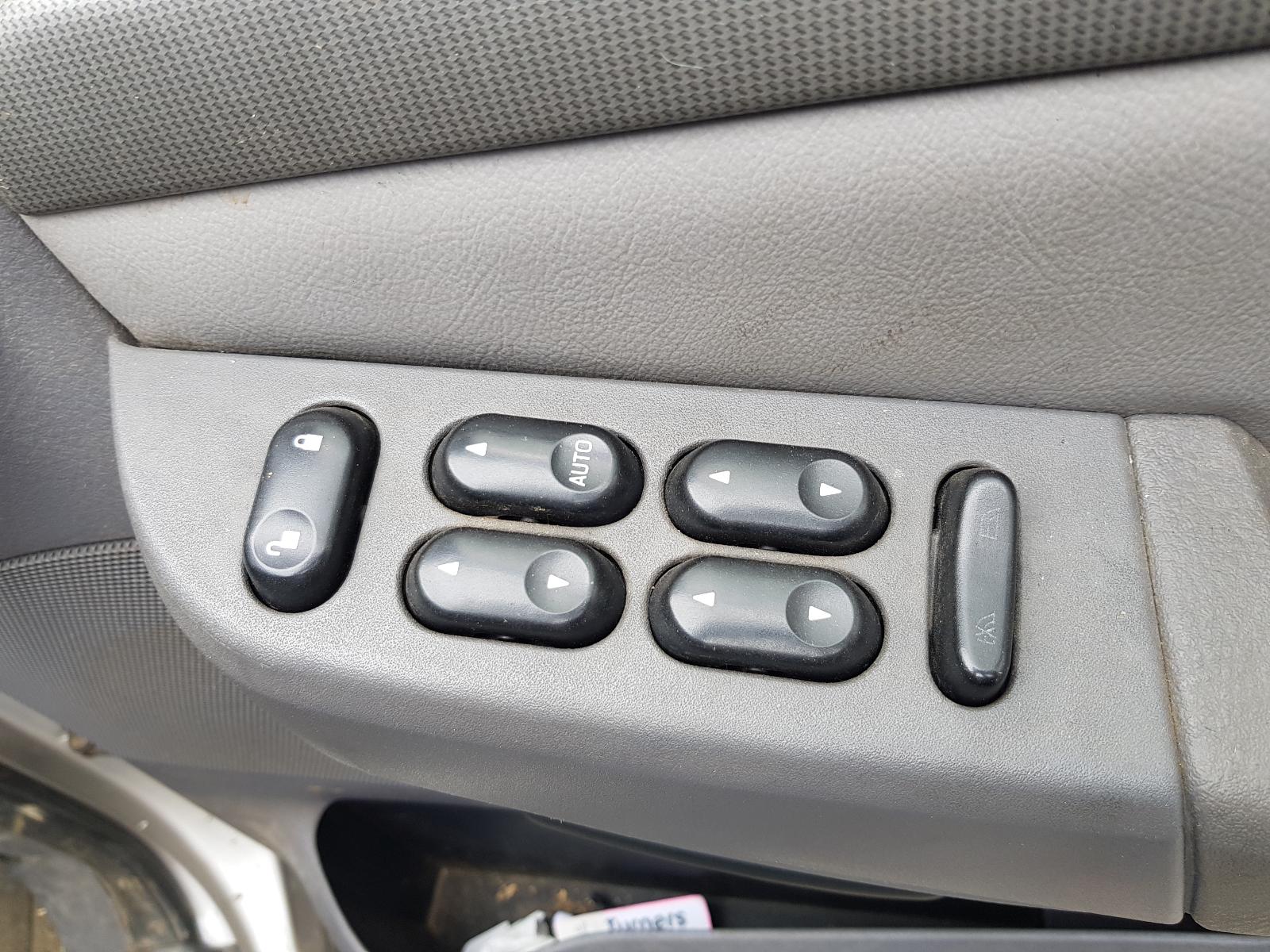 Ford Explorer - UT 2001-2005