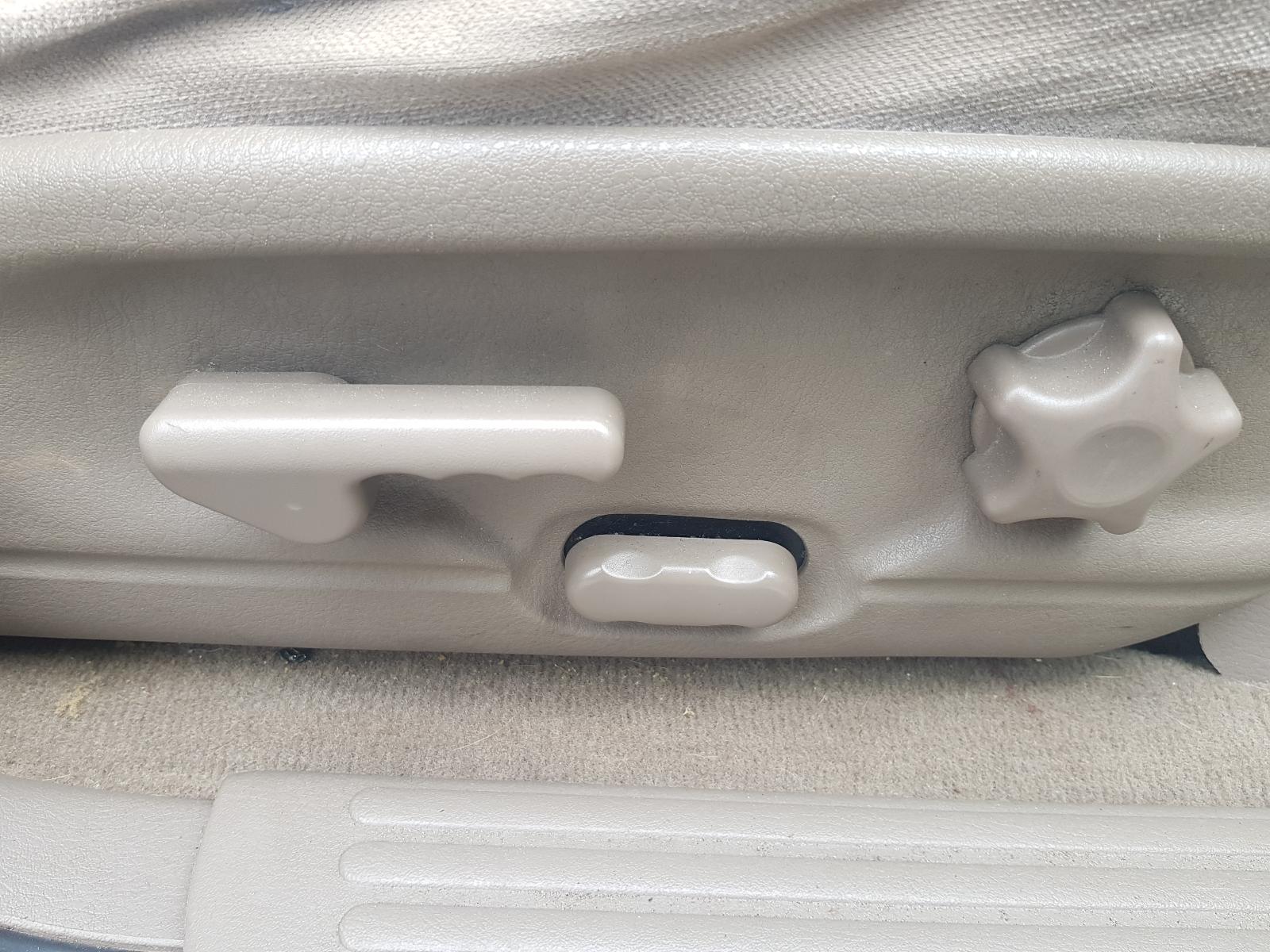 Ford Explorer - UT 2001-2005