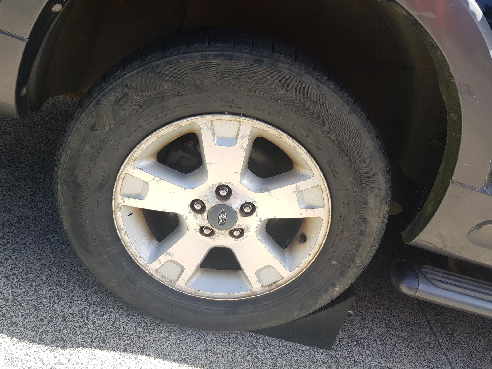 Ford Explorer - UT 2001-2005