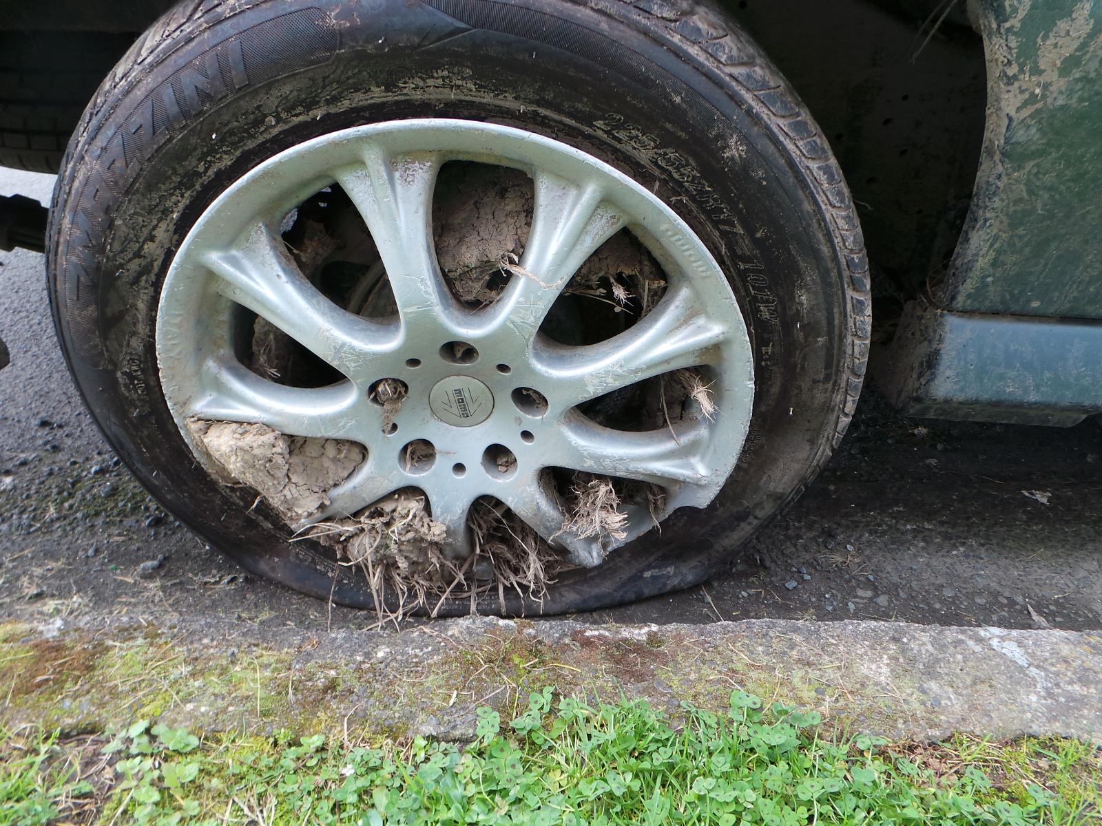 Holden Crewman - VZ  2004-2007