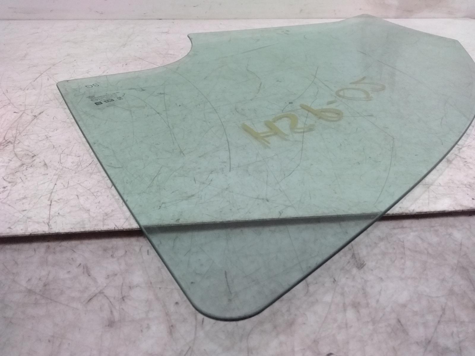 Right_Front_Door_Window