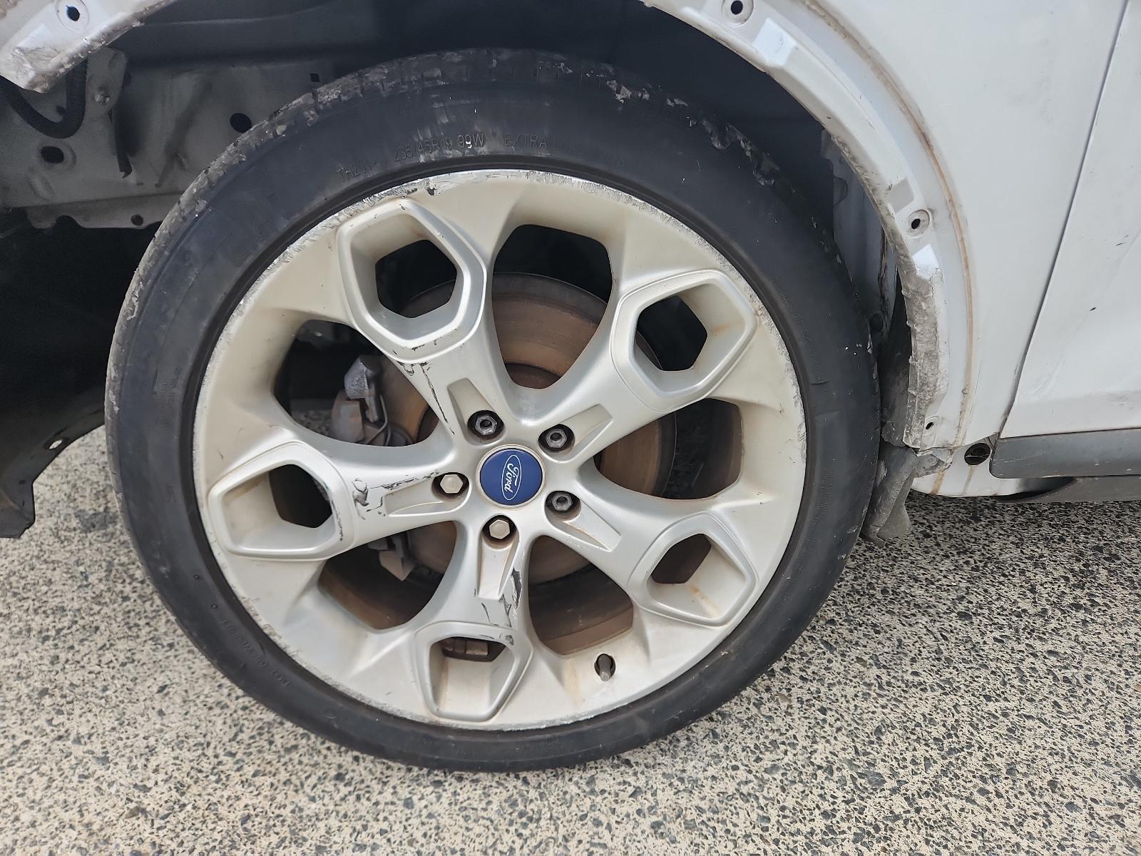 Ford Kuga - TE 2012-2013