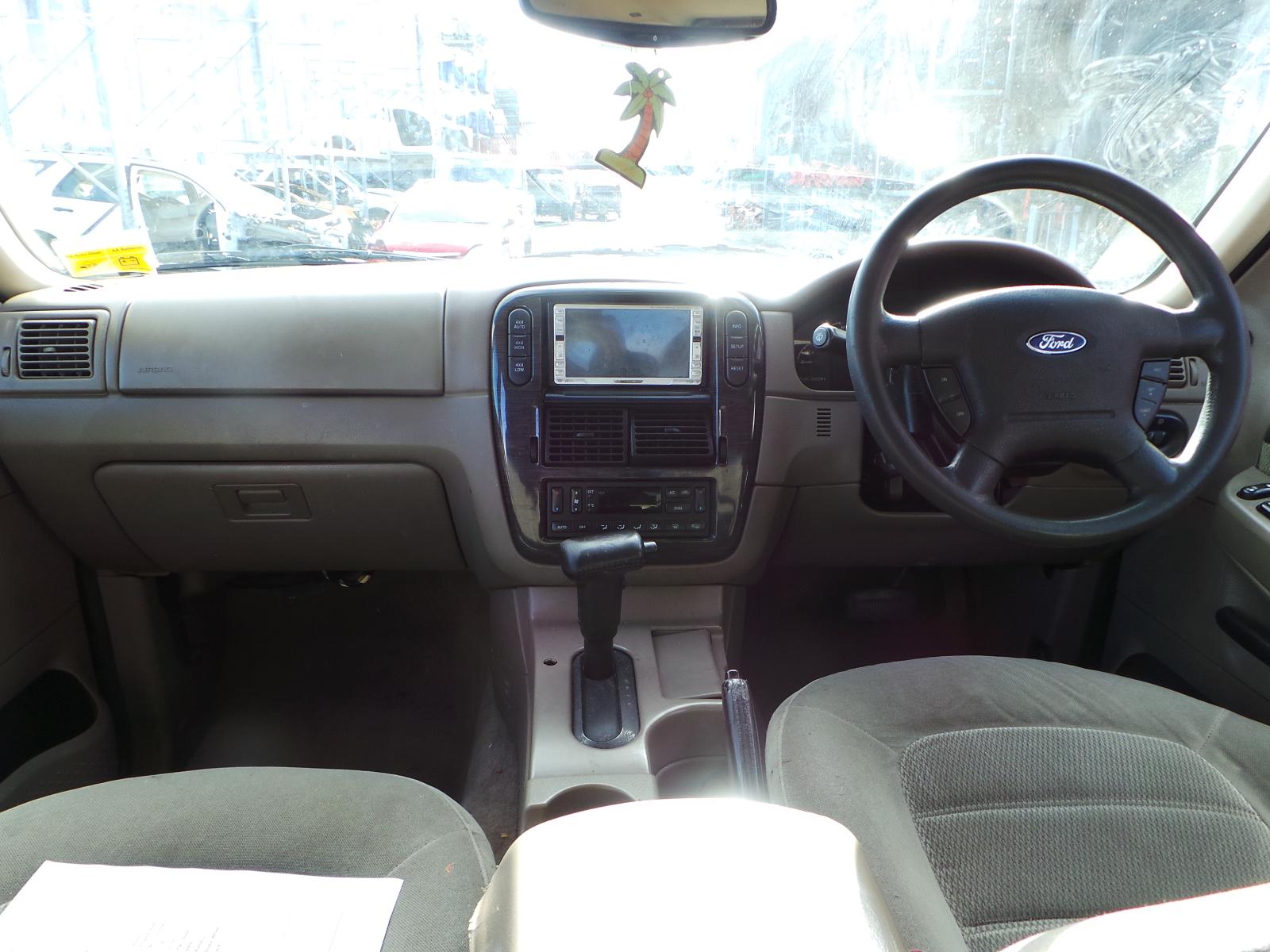 Ford Explorer - UT 2001-2005