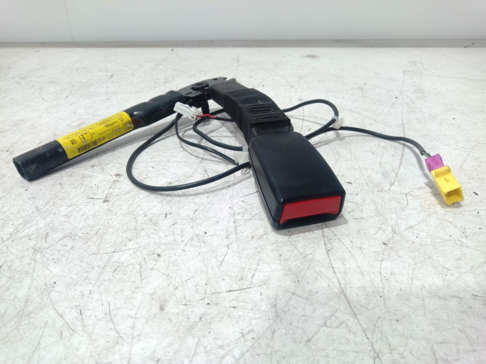 Seat_Belt_Stalk