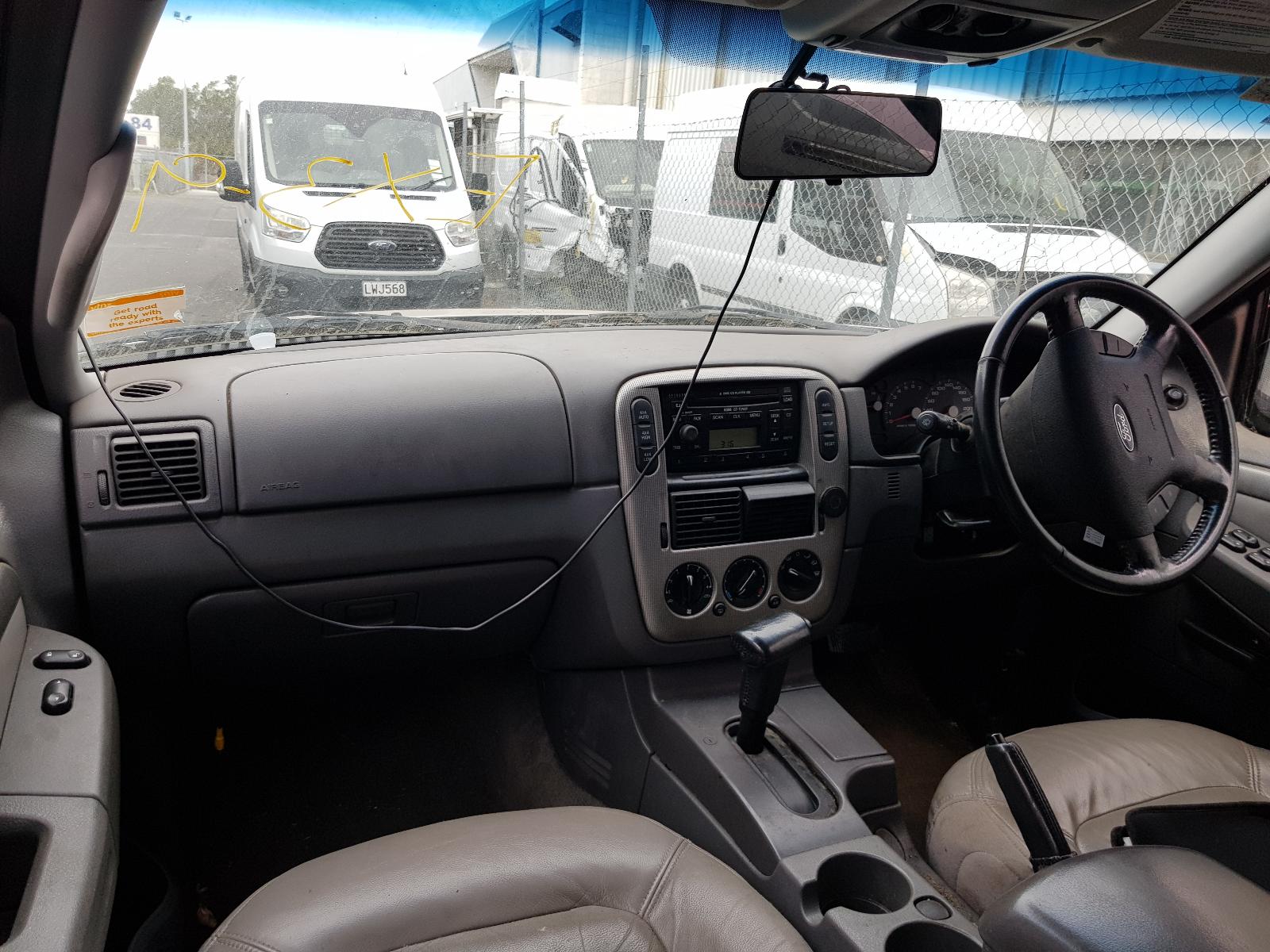 Ford Explorer - UT 2001-2005