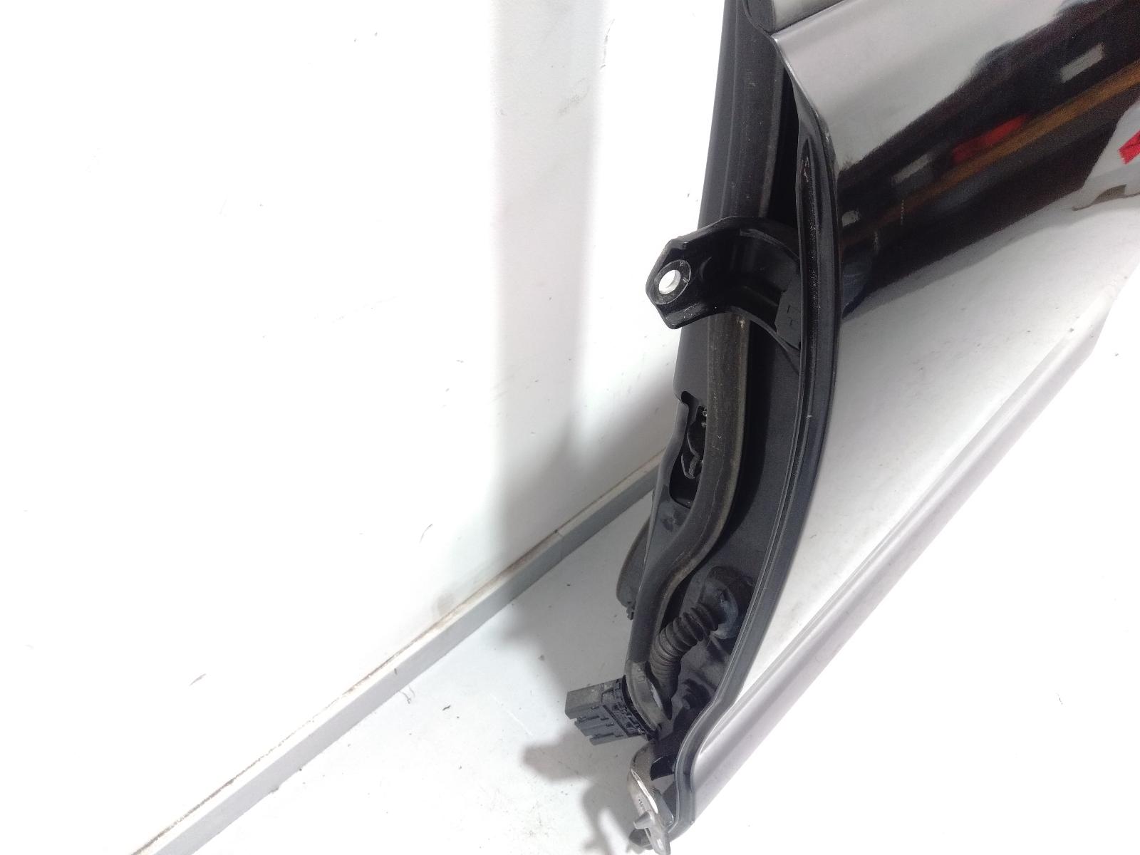 Left_Rear_Door_Sliding