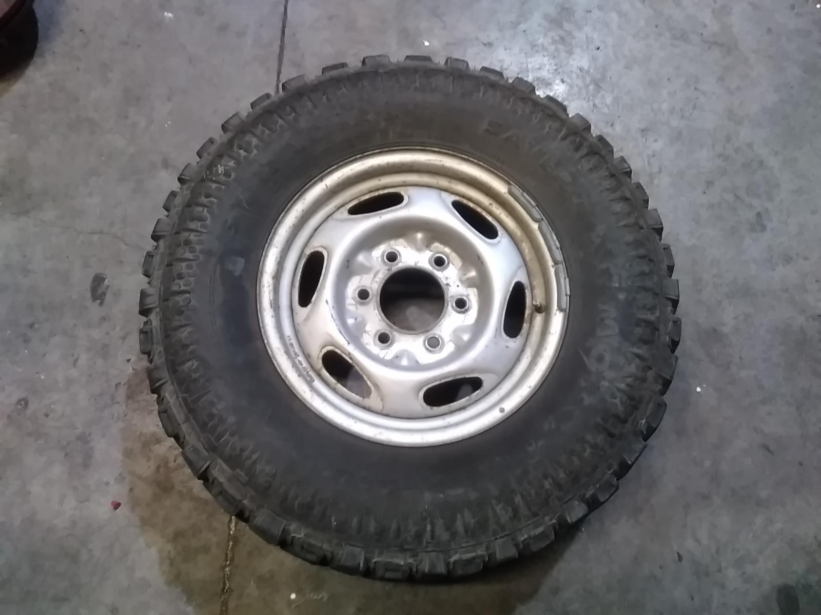 PartsWorld Road Wheel parts for Ford Courier 0305 series Right