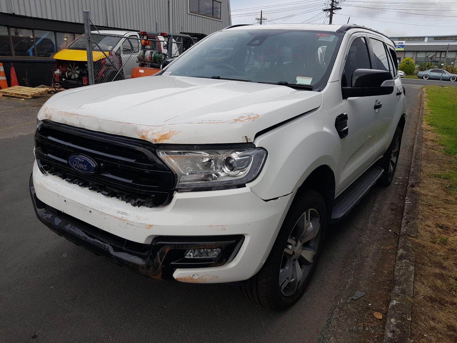 Ford Everest - UA 15-