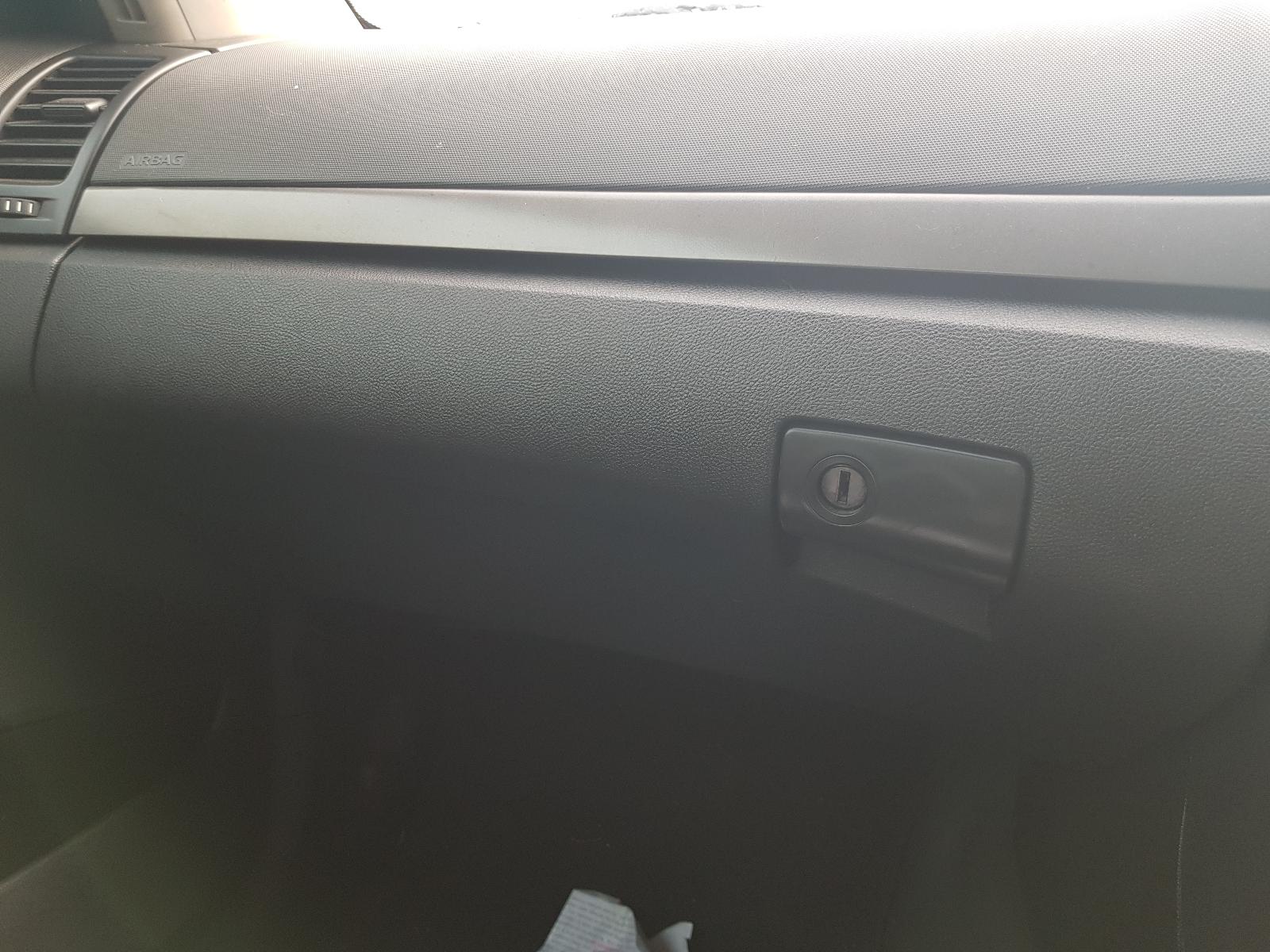 Holden Commodore - VE Omega 06-