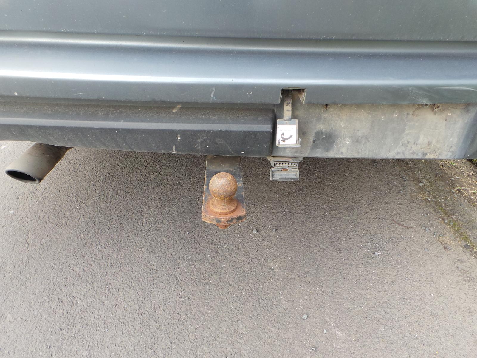 Holden Crewman - VZ  2004-2007