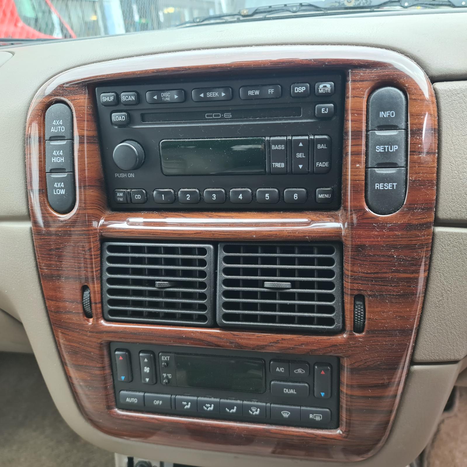 Ford Explorer - UT 2005-2007