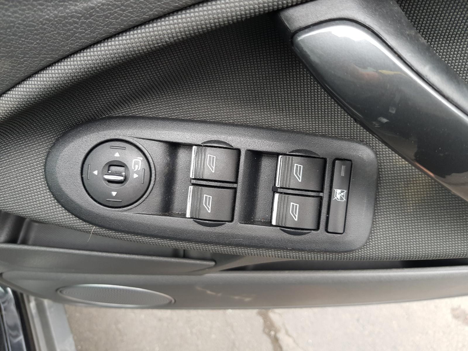 Ford Kuga - TE 2012-2013