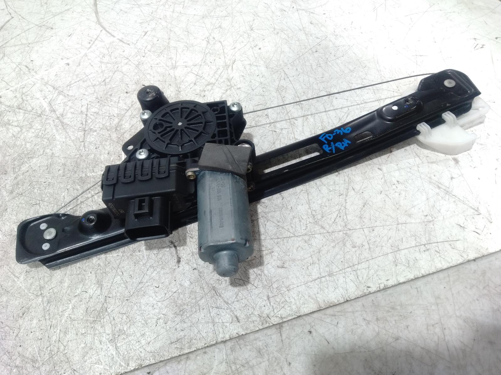Right Rear Wnd Reg Motor
