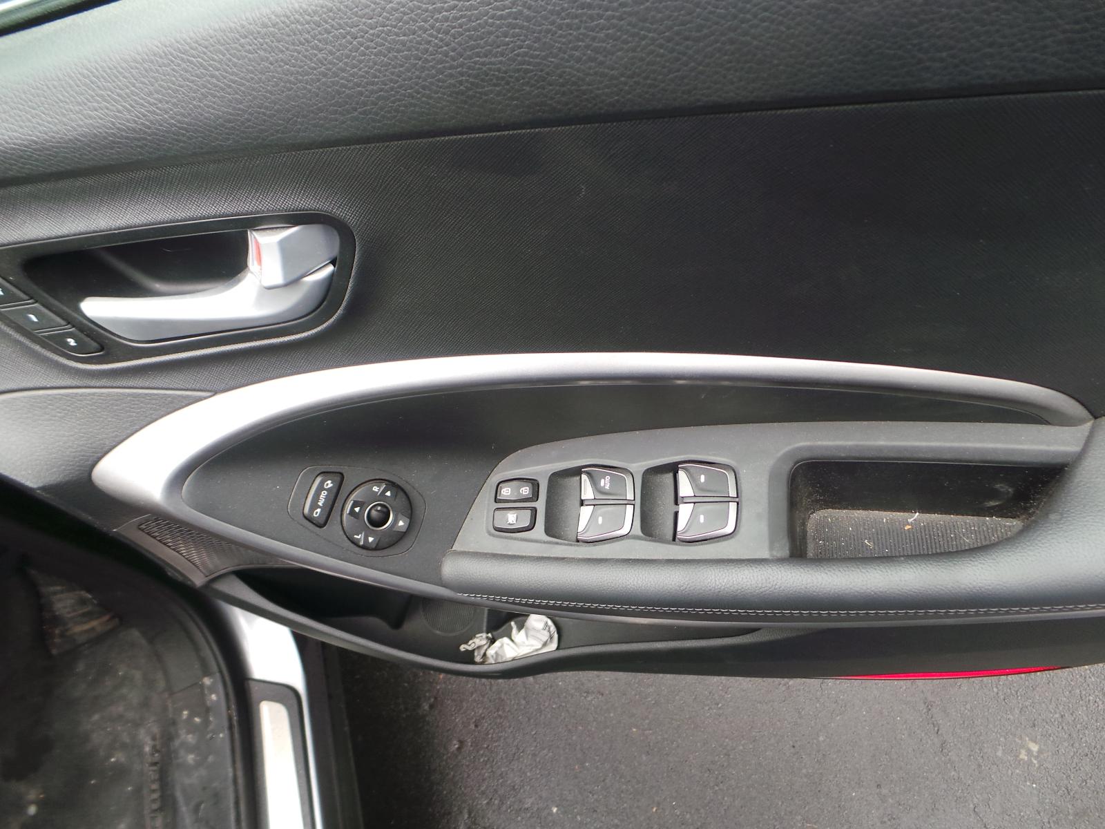 Hyundai Santa Fe - 2013-Present