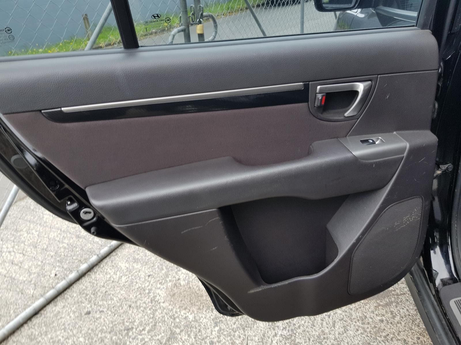 Hyundai Santa Fe - 2006-2012