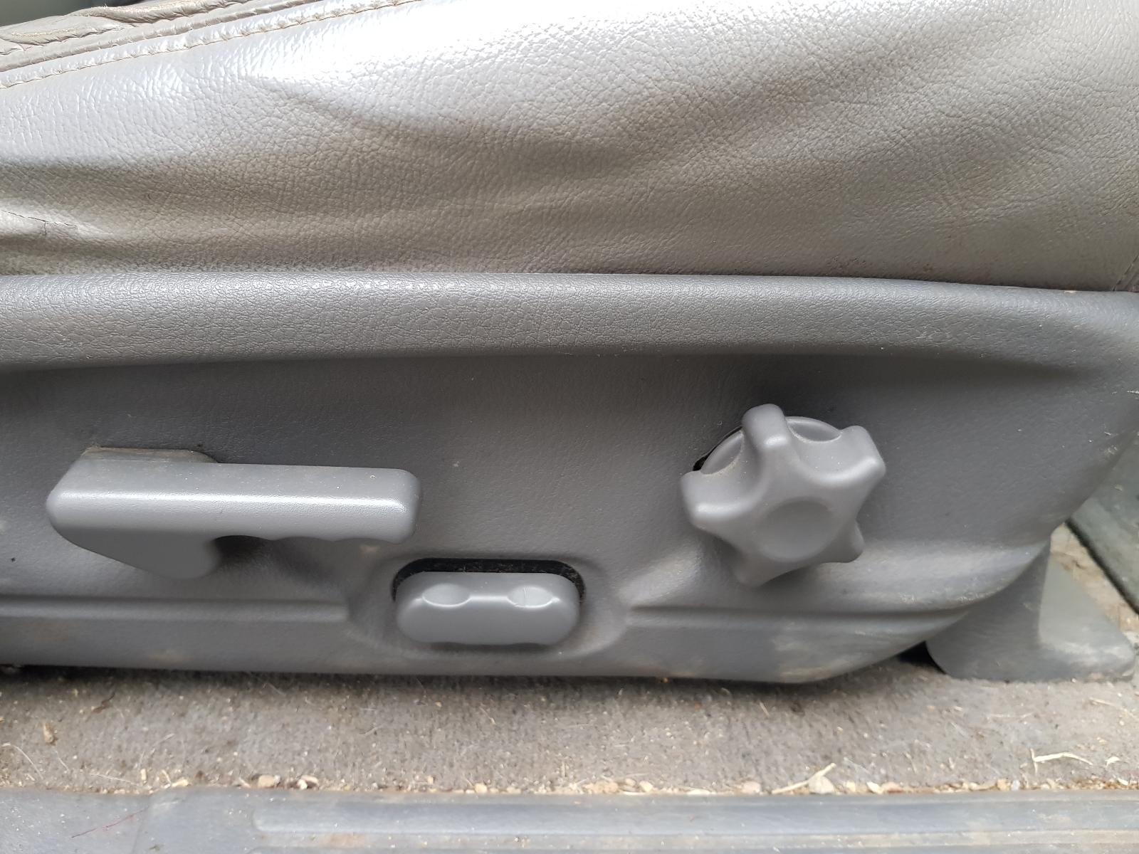 Ford Explorer - UT 2001-2005