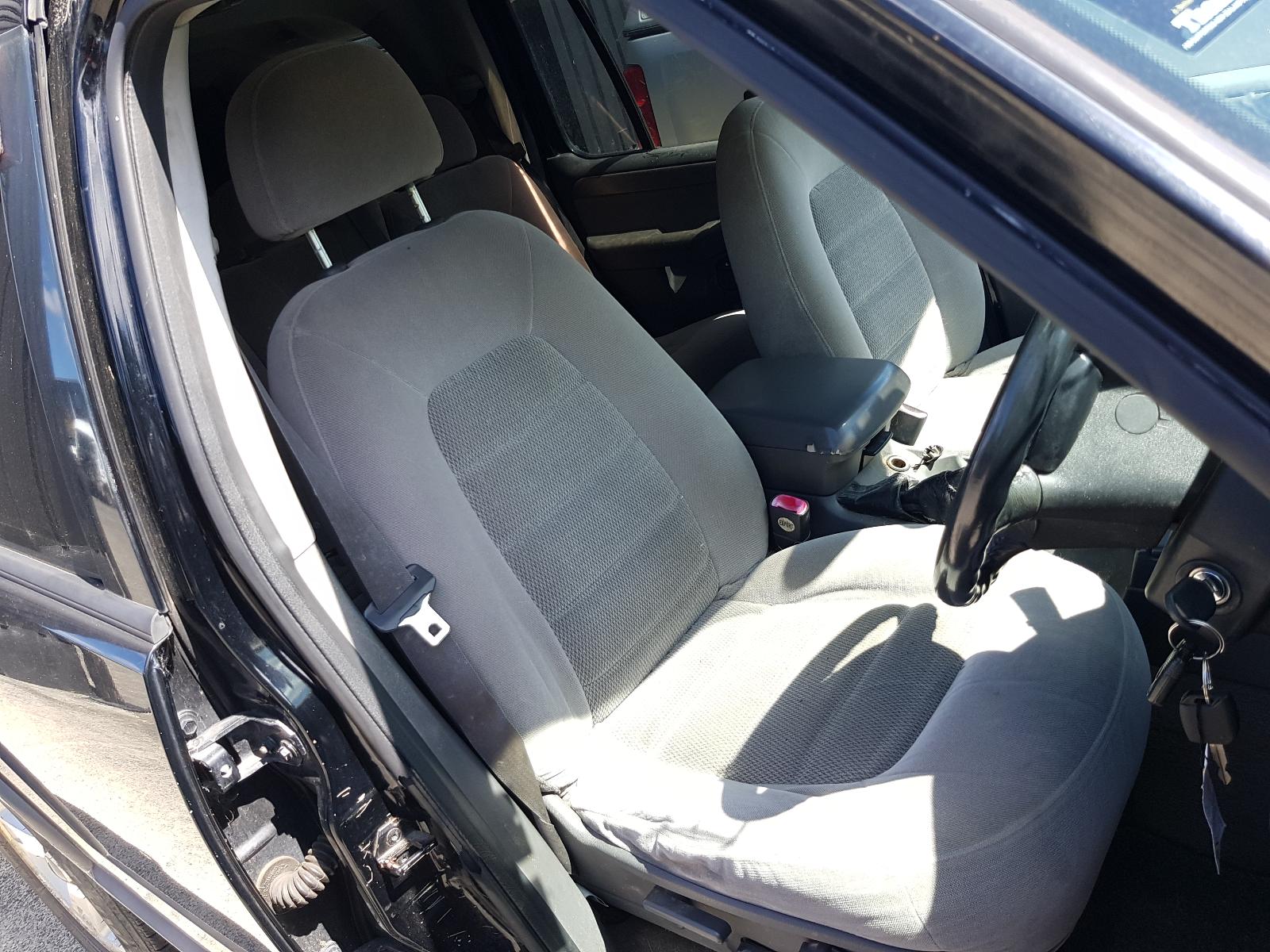 Ford Explorer - UT 2001-2005