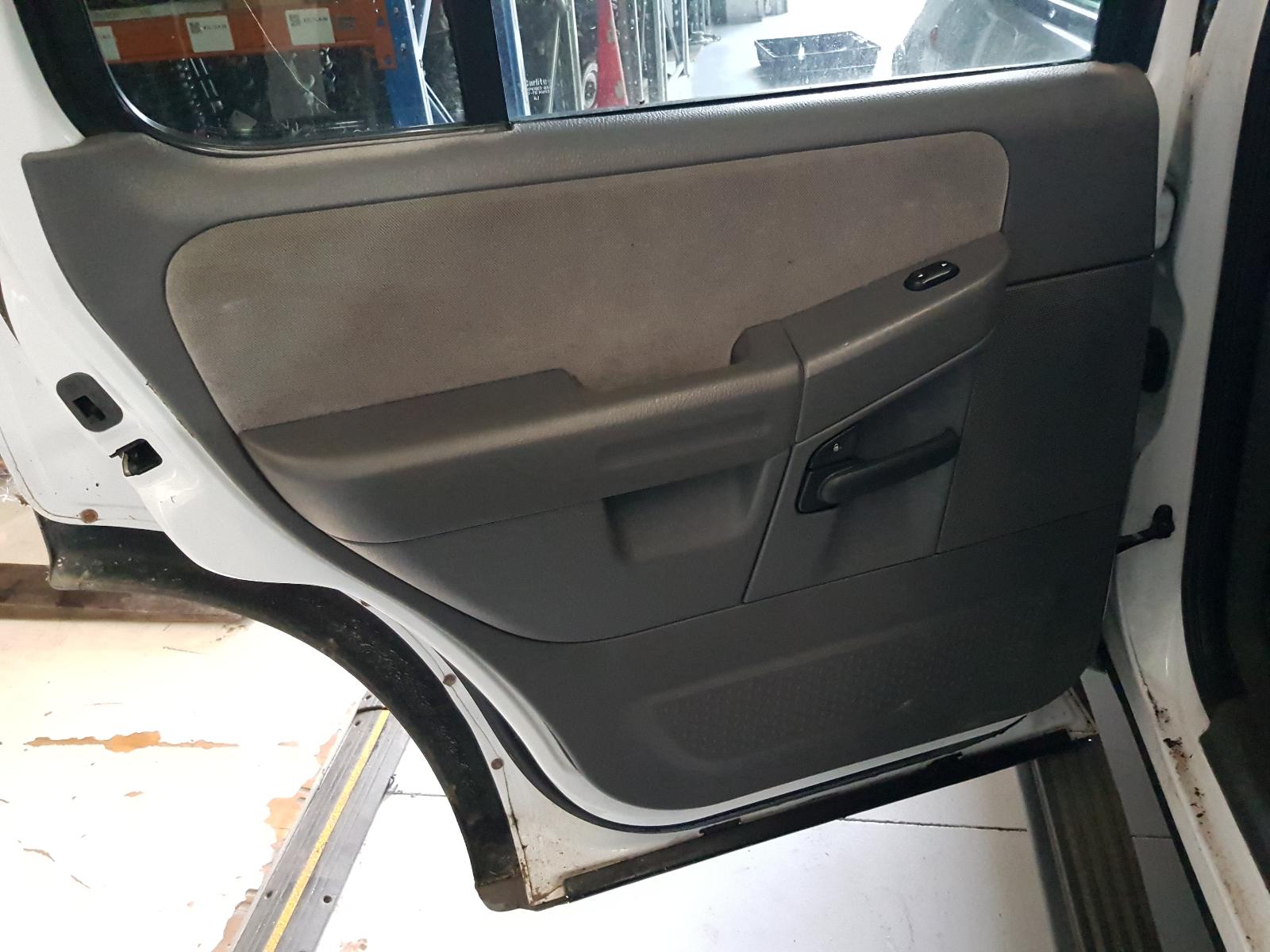 Ford Explorer - UT 2005-2007