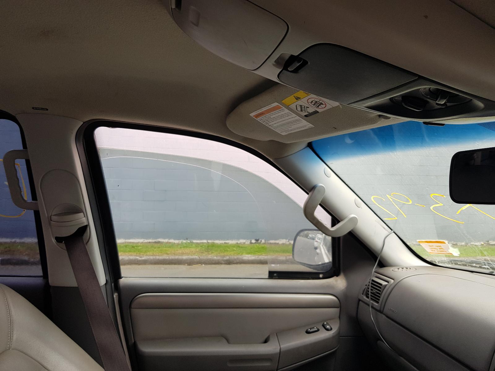 Ford Explorer - UT 2001-2005