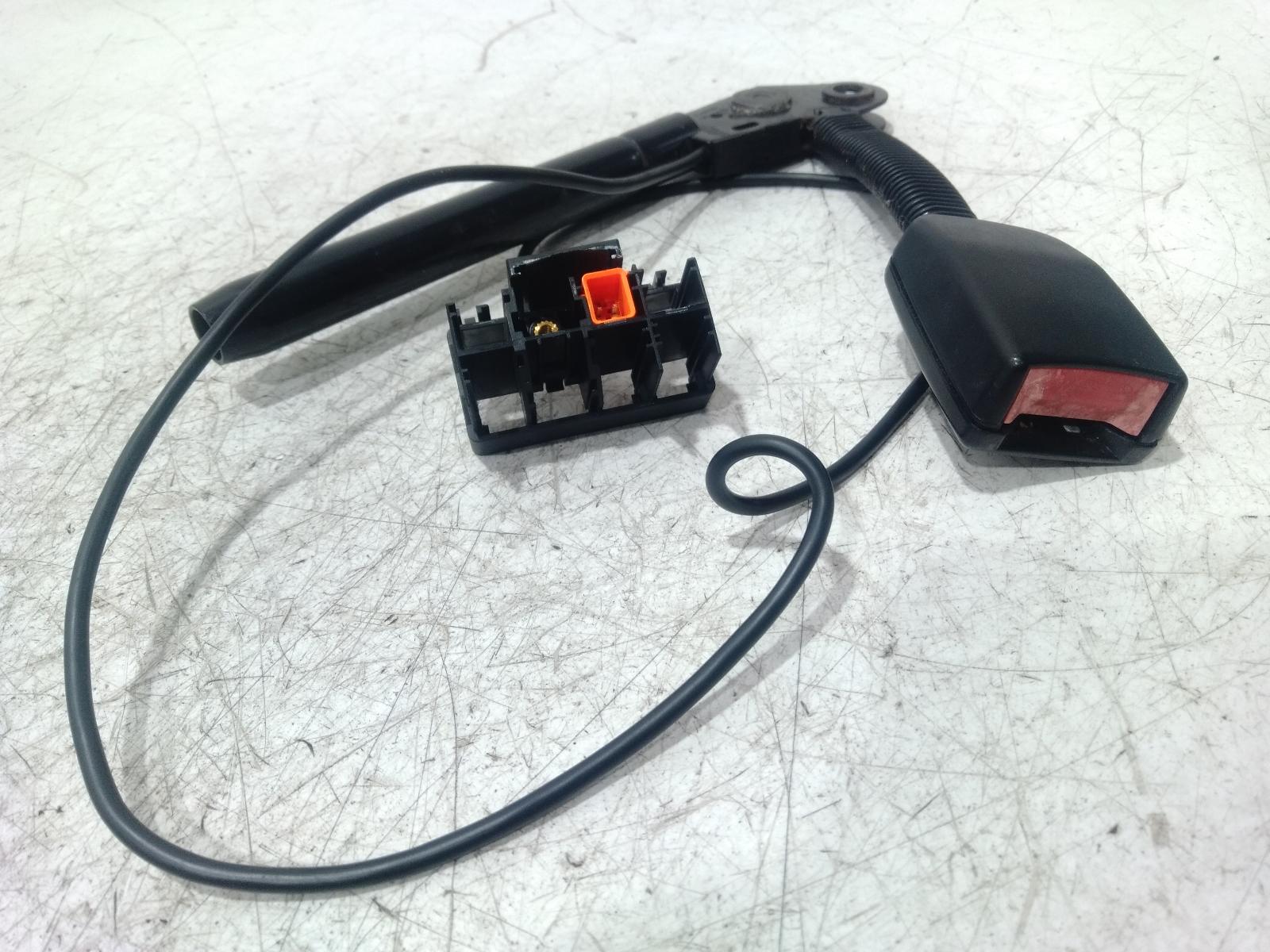 Seat_Belt_Stalk