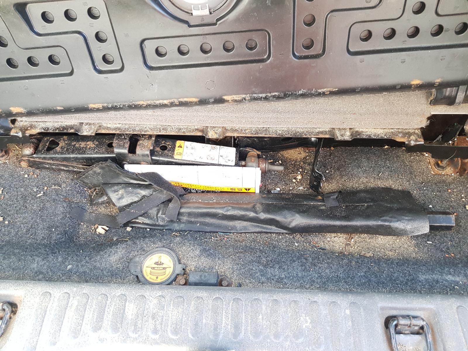 Ford Explorer - UT 2001-2005