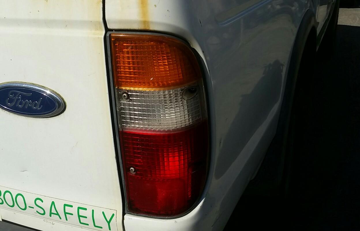 Ford Courier - 03-05