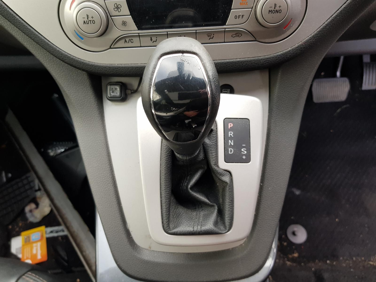 Ford Kuga - TE 2012-2013