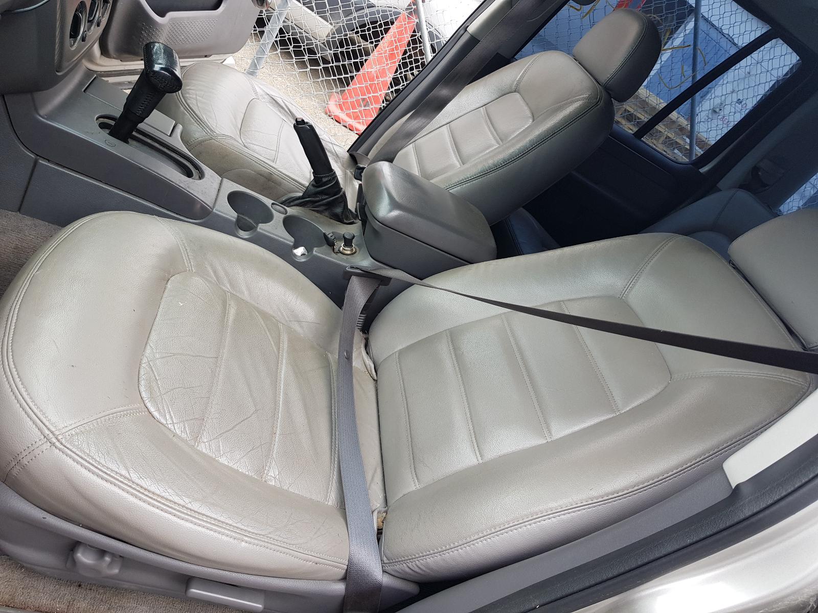 Ford Explorer - UT 2001-2005