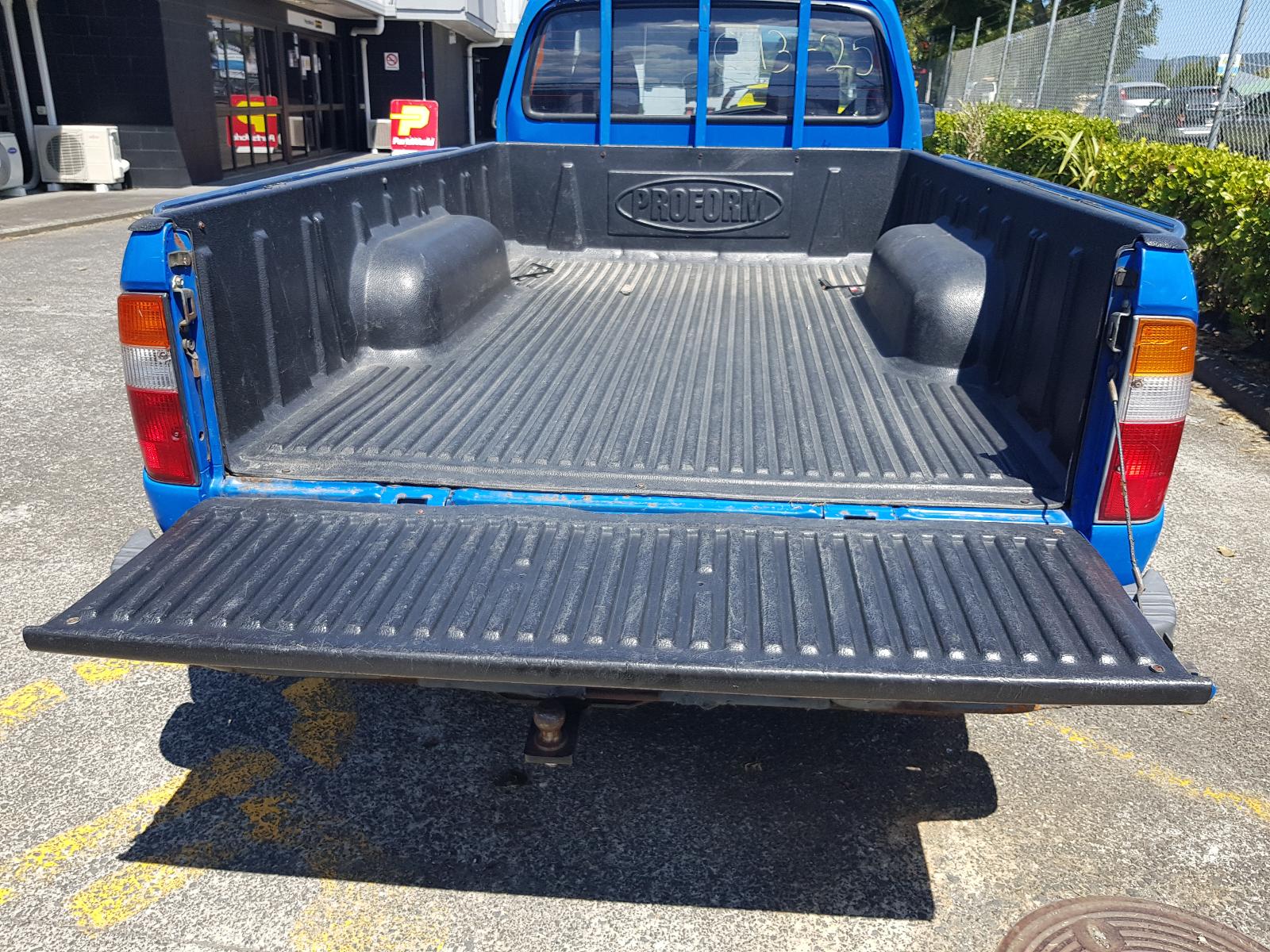 Ford Courier - 03-05