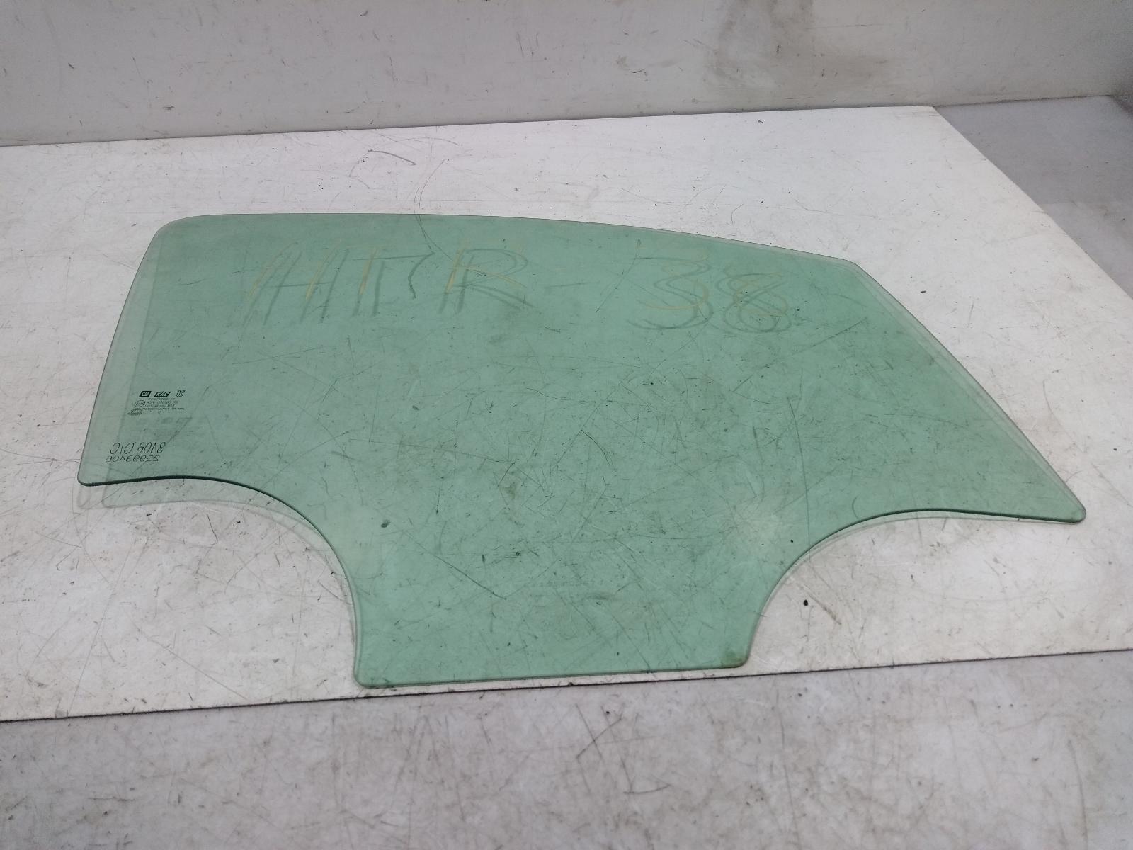 Right_Front_Door_Window