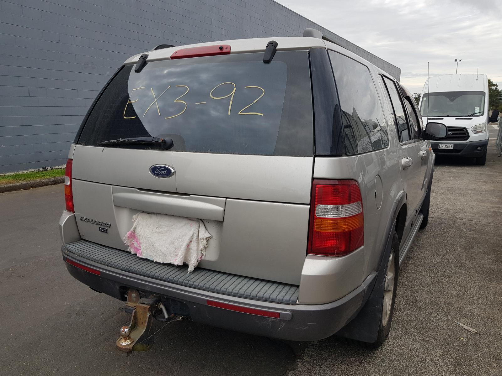 Ford Explorer - UT 2001-2005