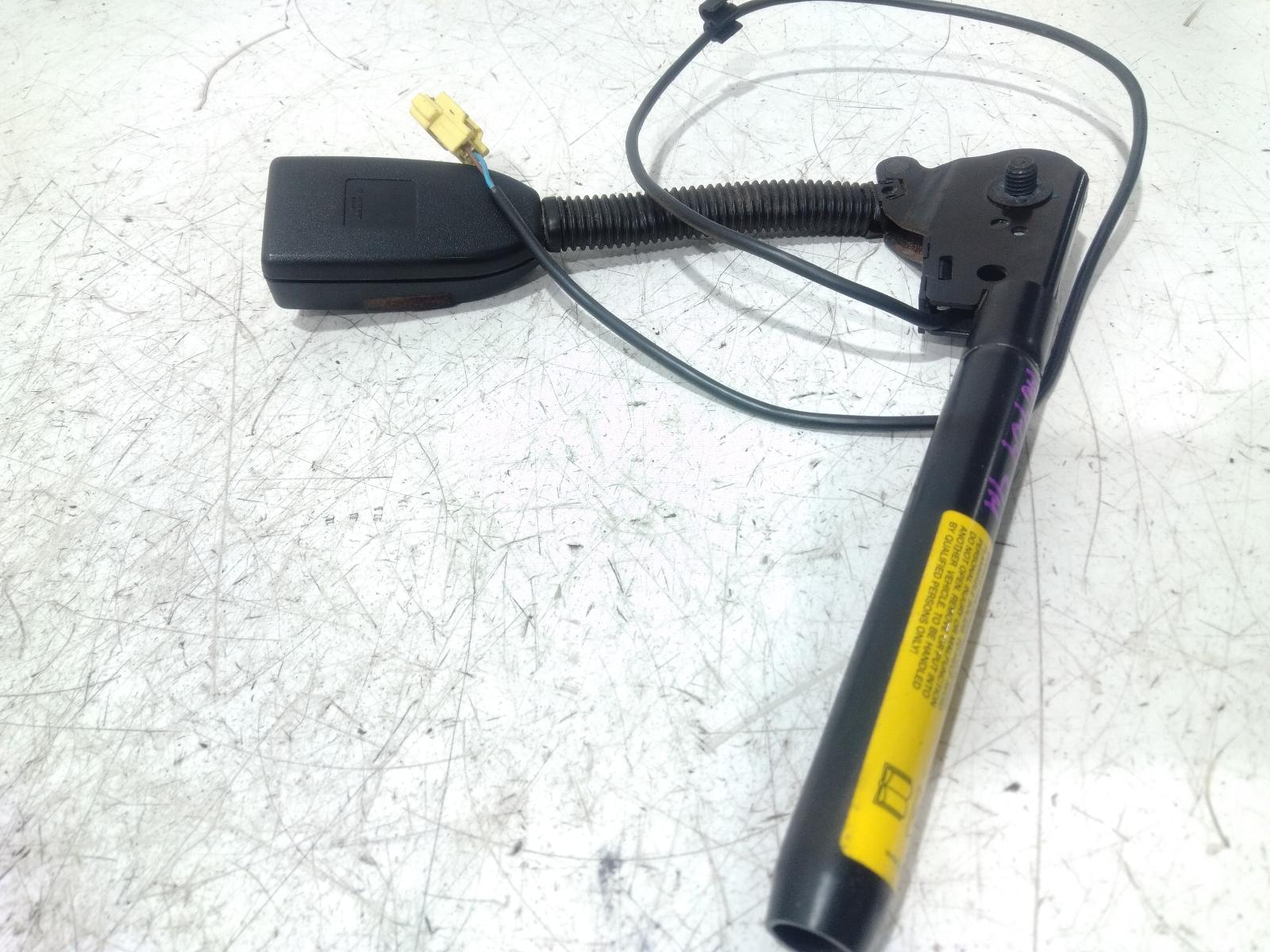 Seat_Belt_Stalk