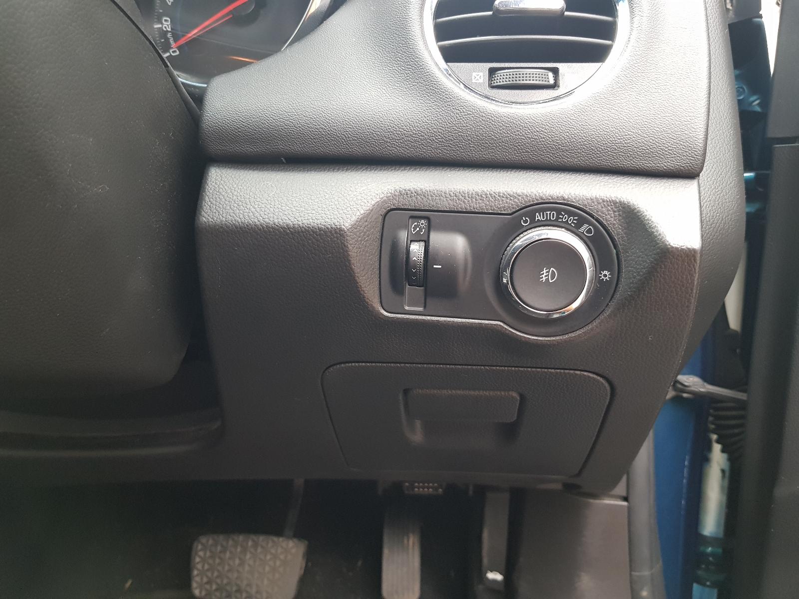 Holden Cruze - 2009-Present