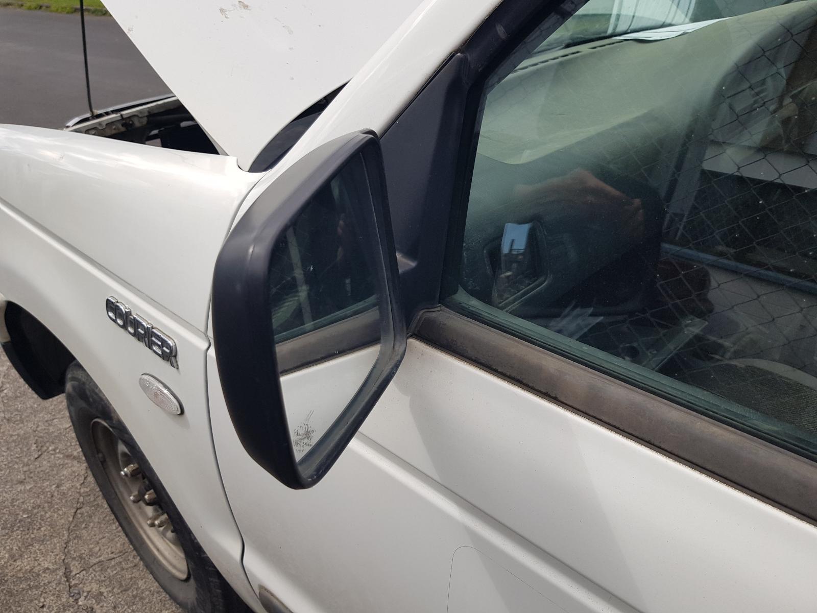 Ford Courier - UT 2005-2006