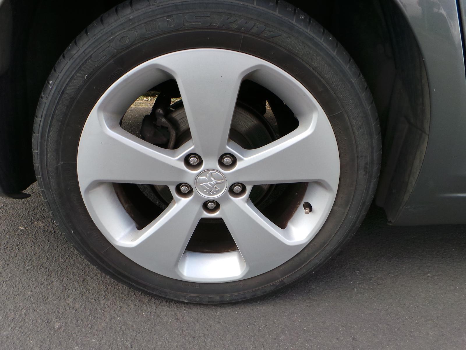 Holden Cruze - 2009-Present