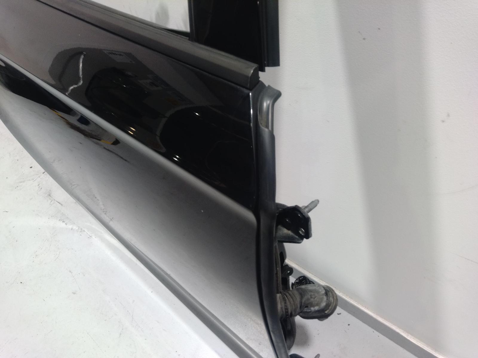 Right_Rear_Door_Sliding