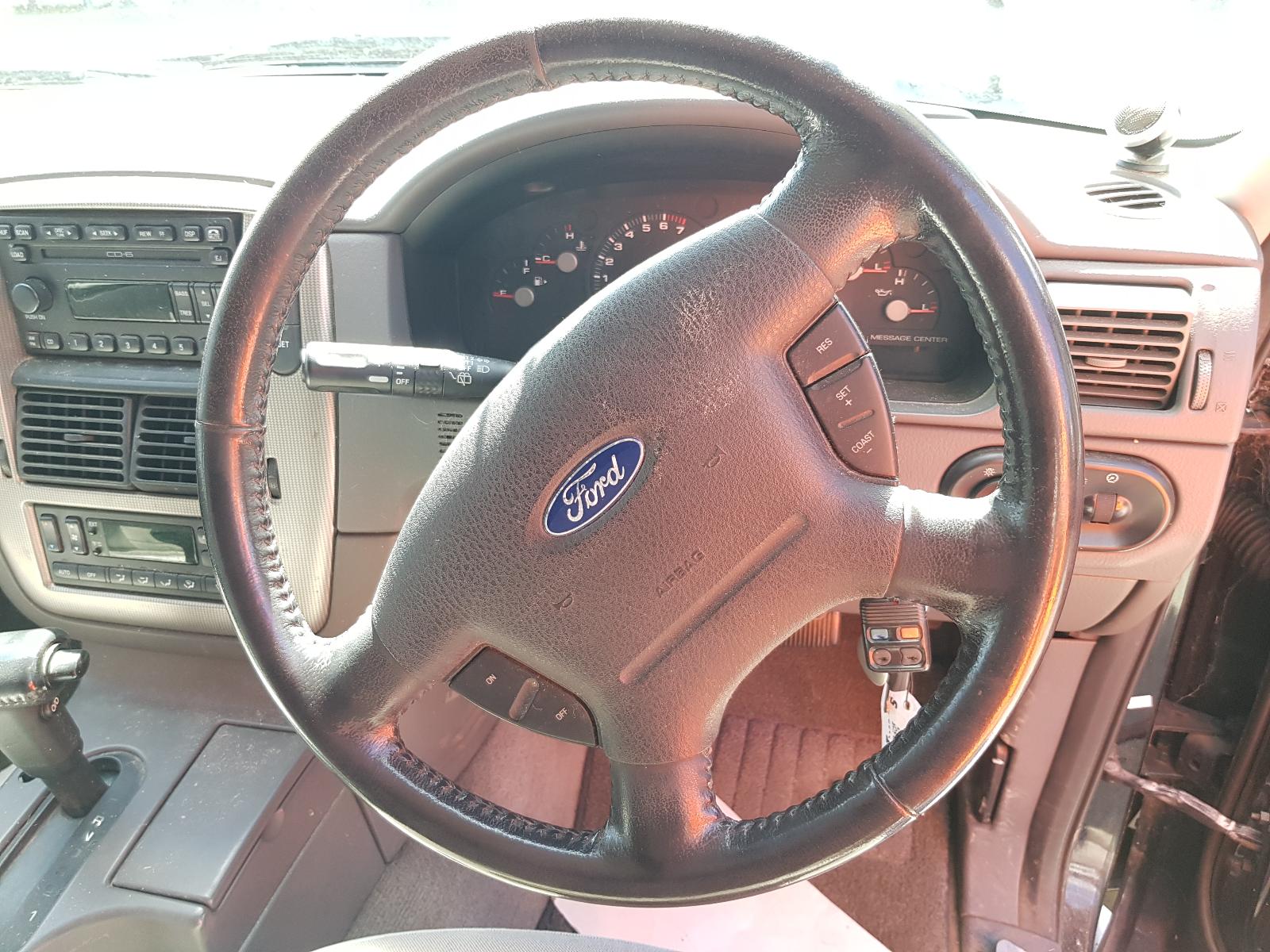 Ford Explorer - UT 2001-2005