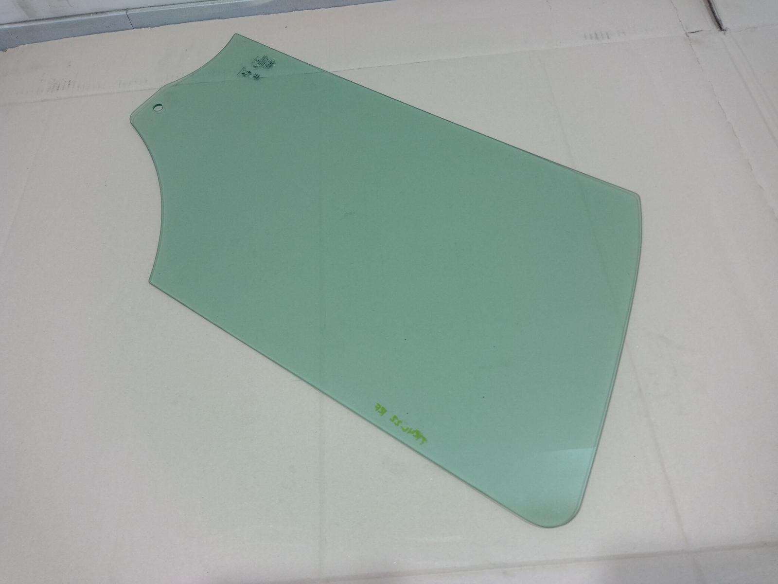 Right_Front_Door_Window