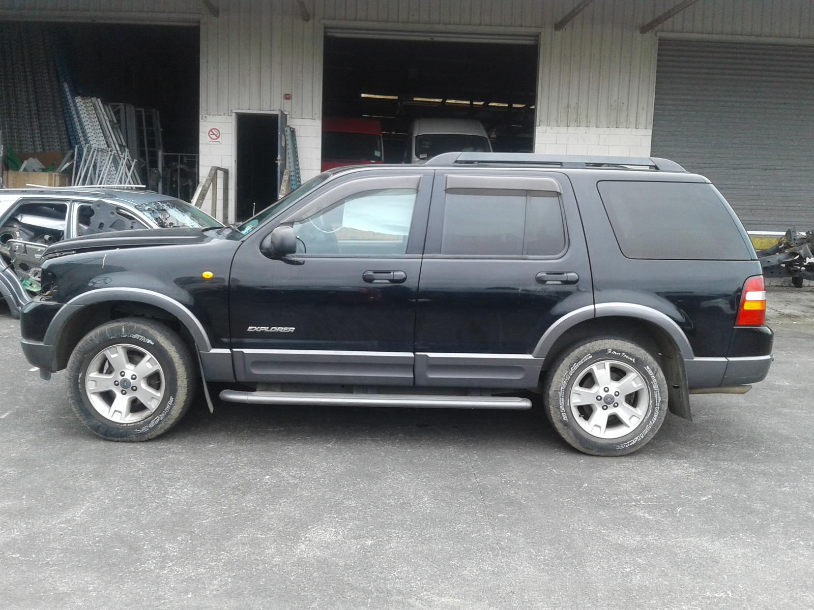 Ford Explorer - UT 2001-2005