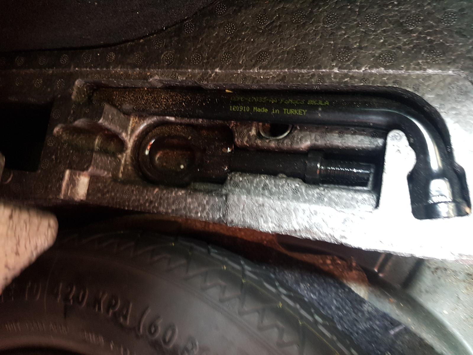 Ford Kuga - TE 2012-2013