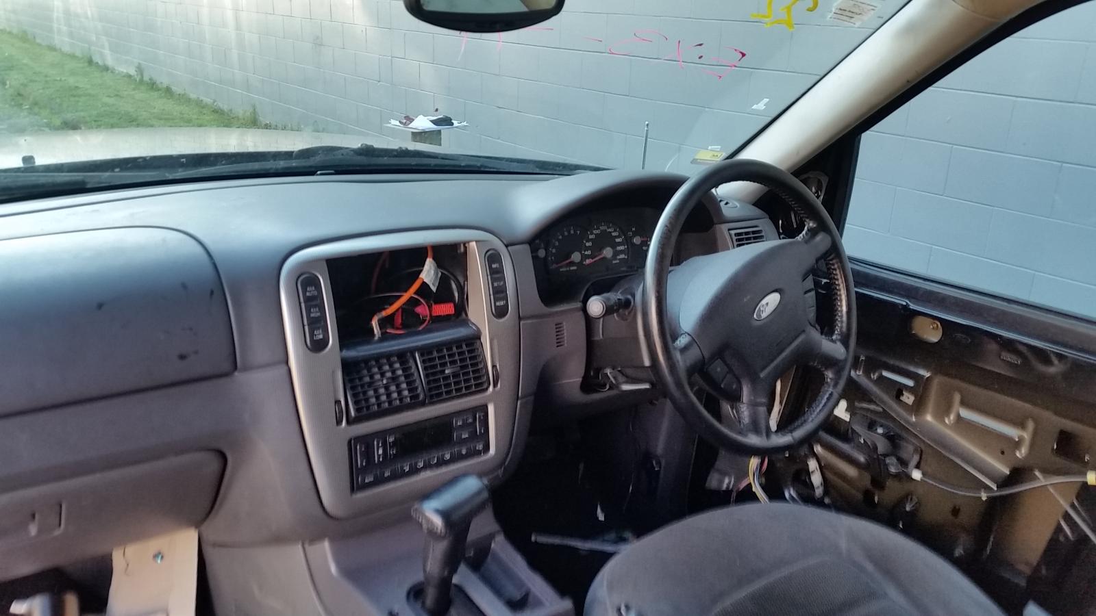 Ford Explorer - UT 2001-2005