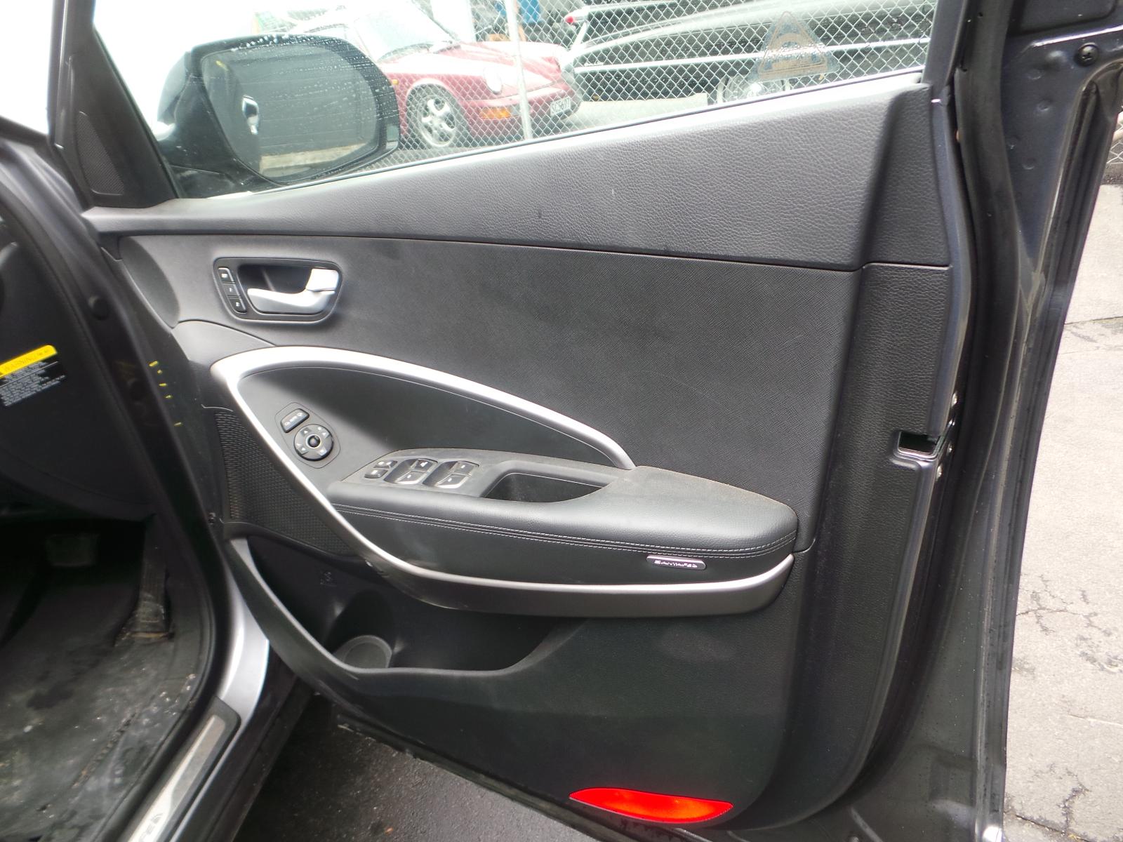 Hyundai Santa Fe - 2013-Present