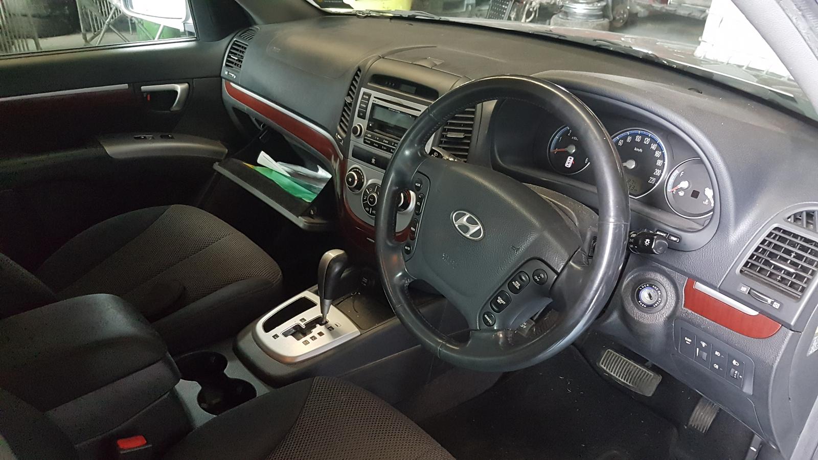 Hyundai Santa Fe - 2006-2012