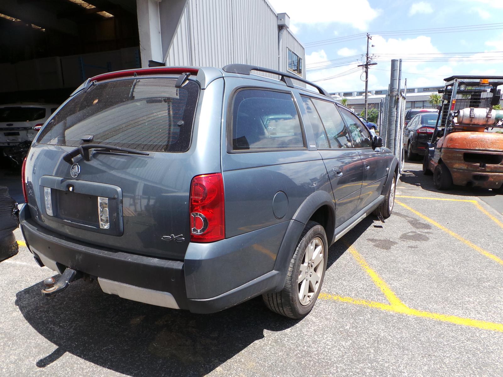 Holden Adventra - VZ 2005-2007