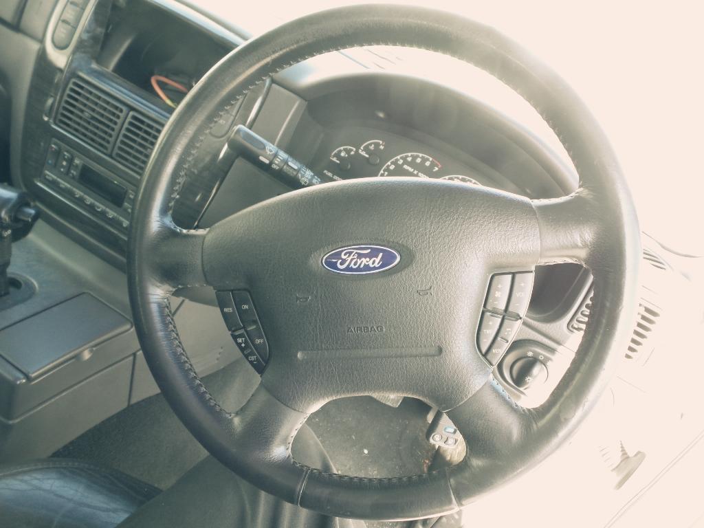 Ford Explorer - UT 2001-2005