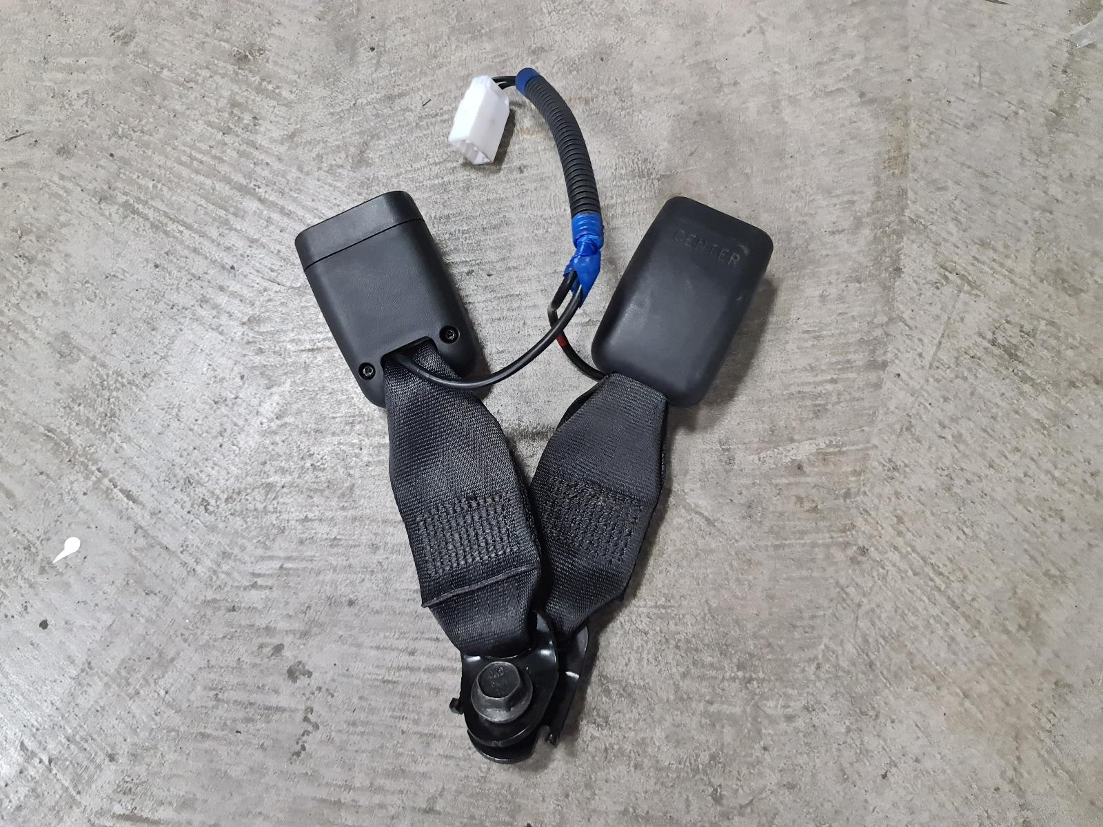 Seat_Belt_Stalk