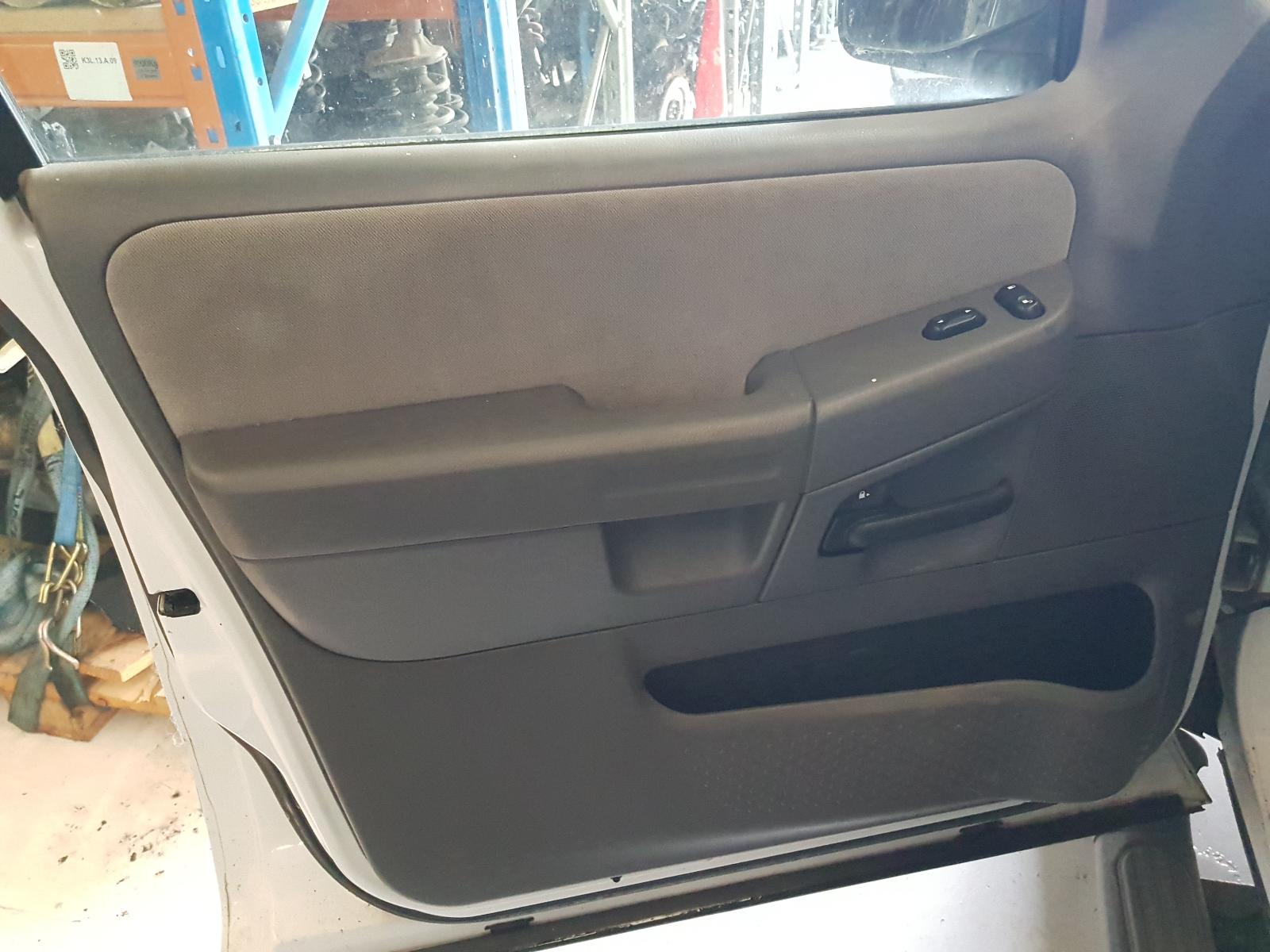 Ford Explorer - UT 2005-2007